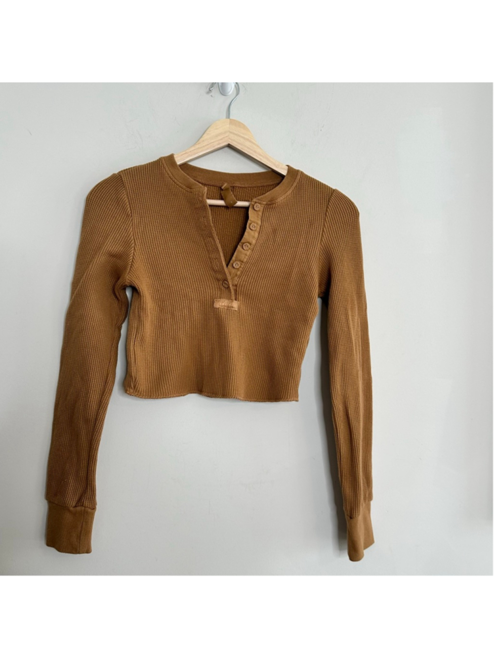 Skims Brown Tan Waffle Knit Cropped long sleeve Henley